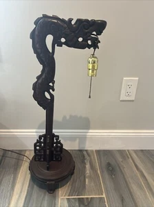 Antike geschnitzte chinesische Holz Chinoiserie Drache Tischlampe - funktioniert - Bild 1 von 7