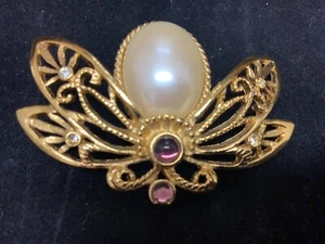 AVON Signed VTG Purple Cabochon Butterfly Faux Pearl Brooch Pin Rhinestone - Picture 1 of 4