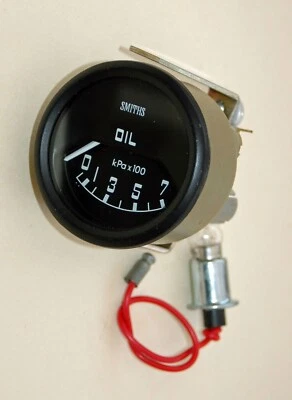 New Smiths LandRover Ser III 7 kg/cm (100 psi) 52mm elect. pressure gauge - Image 1 of 2