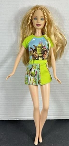 Dreamworks Shrek Barbie Puppe 2004 in Originalkleidung blonde Haare ohne Schuhe - Bild 1 von 8