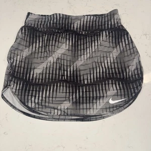 Nike Dri-fit Women’s Size XS Black & White Skort Skirt Tennis Golf Pickleball - Picture 1 of 8