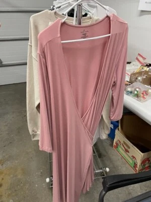 Caden Lane Women’s Maternity Wrap Nursing Robe One Size EUC Dusty Pink - Image 1 of 3