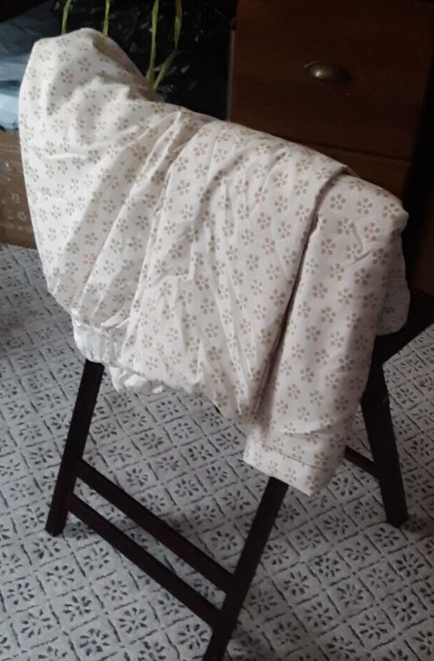 Nuevo. Edredón REVERSIBLE 7 piezas QUEEN de microfibra impresa a rayas NUNCA USADO Foto 1 de 1