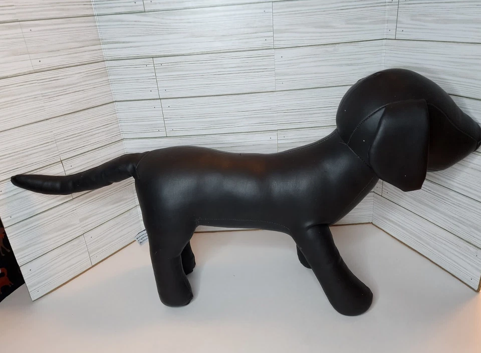 Manequim East Side Collection para Cachorro Tamanho Pequeno Preto - 12" Corpo 26" Nariz à Cauda - Imagem 1 de 4