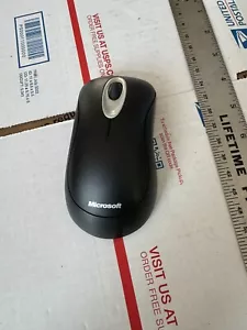 Microsoft Wireless Optical Mouse 2000 Model 1067 No Receiver - Picture 1 of 5