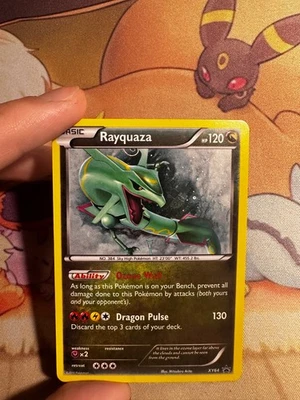 Pokemon Rayquaza XY64 Black Star Promo Holo HD Swirl Casi Como Nuevo Foto 1 de 4