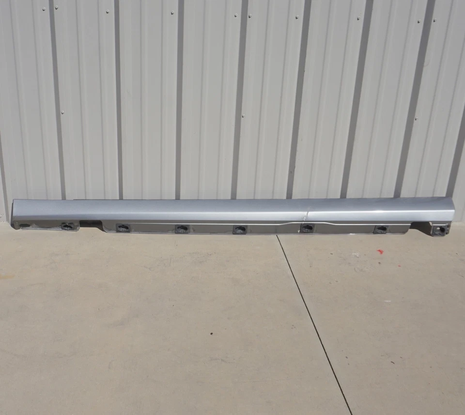 2010 - 2013 MERCEDES S550 W221 RIGHT PASS SIDE ROCKER PANEL SKIRT MOLDING OEM - Image 1 of 4