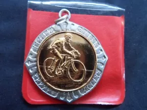 Original Cycling 25th Milk Race 1982 Outstanding Support & Service Fob/pendant - Picture 1 of 4