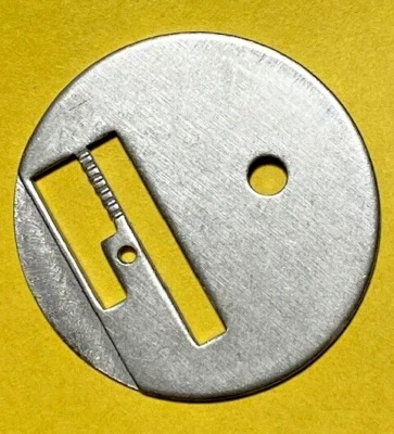 Needle Plate Straight Stitch Fits Singer Sewing Machine 27 127 28 128 - 8323 - Image 1 of 4