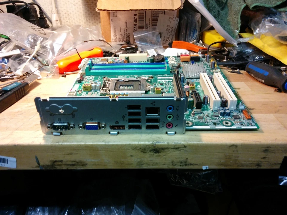 Lenovo ThinkCentre M91 IS6XM Desktop Motherboard- 03T6560 /W IO SHIELD. - Image 1 of 4