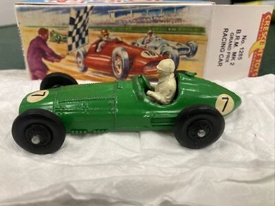 Coche de carreras vintage Crescent Toys 1285 BRM MK2 Foto 1 de 4