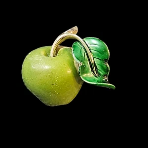 Green Apple Enamel Brooch Pin Hat, Collar, Purse or Scarf Pin - Picture 1 of 6
