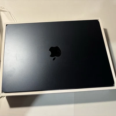 Apple MacBook Air 13 in 2022 Midnight/Apple M2 3.49 GHz, 256 GB 8 GB 8-Core - Image 1 of 4