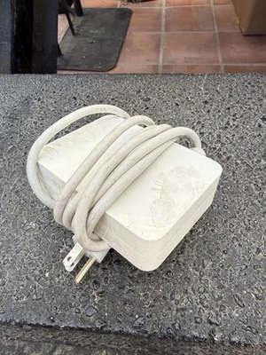 Original Apple A1082 23" HD Cinema Display 90W Adapter Power Supply A1097 w/PC - Image 1 of 4