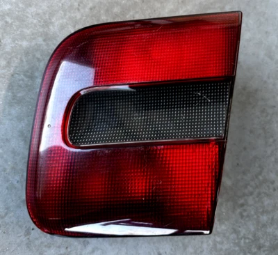 Внутренний задний фонарь правый для пассажира Volvo для S70 9151634 R100 (копченая линза) - Изображение 1 из 3