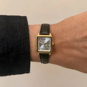 Reloj Cuarzo Cuero Negro Dorado Y2K con Números Romanos Unisex 8.5" Nuevo - Imagen 1 de 6
