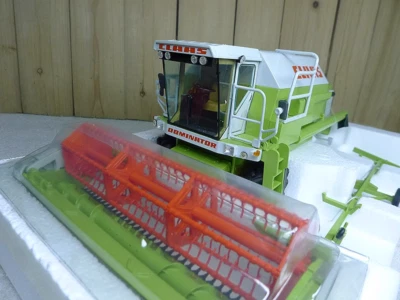 Replicagri CLAAS DOMINATOR 88 CLASSIC MAXI TRACTOR 1/32 Diecast Model - Image 1 of 4