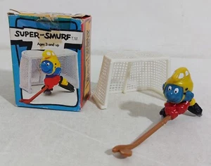 76163 Puffi Schleich n. 6705 - Puffo Giocatore di Hockey - Boxato - Picture 1 of 3