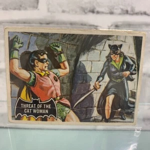 1966 Topps BATMAN #31 Threat Of The Cat Woman Black Bat Non-Sports Trading Card - Picture 1 of 2