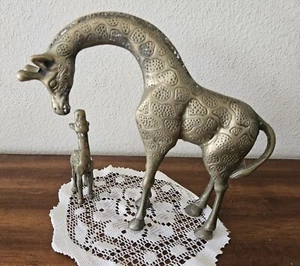 Statuine mamma e bambino giraffa in ottone massiccio. Vintage Leonard Silver Co (?) Pesante! - Foto 1 di 7