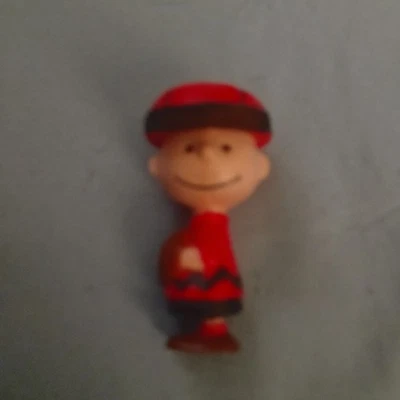 Figura CACAHUETES CHARLIE BROWN 2 1/4" AltoPVC BASBEBALL Foto 1 de 4