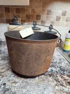 Vintage #1 Cast Iron 3 Legged Bean Pot w/Handle GATE MARK BOTTOM 7 7/8"X 10 1/8" - Picture 1 of 7