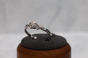 9ct White Gold Diamond ring - Size N½ - Picture 1 of 6