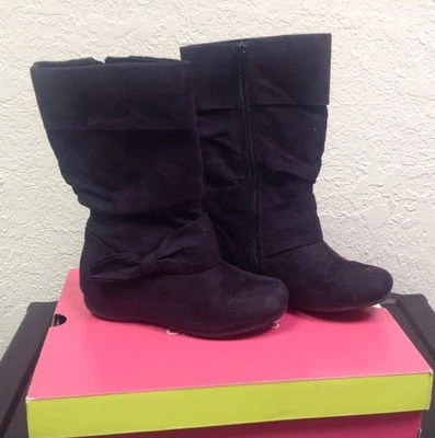 Botas negras de gamuza sintética Okie Dokie niñas pequeñas-talla 10 medianas usadas Foto 1 de 4