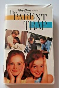 VHS Tape THE PARENT TRAP Walt Disney Lindsay Lohan Dennis Quaid Natasha Richar..