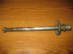 1983 SP500 FRONT AXLE BOLT SUZUKI DR DS PE RM SP TS 80 100 125 185 250 370 400 - Bild 1 von 3