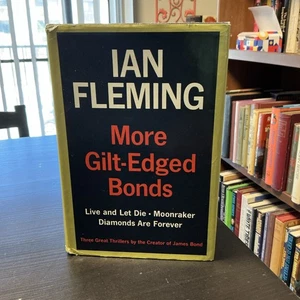 1965 1ST EDITION/2ND PRINT Ian Fleming MORE GILT-EDGED BONDS -HCDJ - Foto 1 di 15