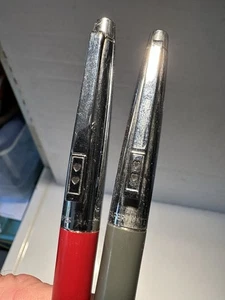 2 Vintage PaperMate Filzspitze Marker Stifte Doppelherz Edelstahl schwarz & rot - Bild 1 von 7