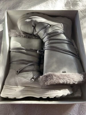 Botas de cuero Geox Respira con ribete de piel sintética nieve plateadas/gris claro talla 10 nuevas con etiquetas Foto 1 de 4