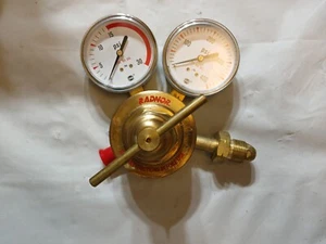 Radnor RADNOR Gas Regulator RAD64003033 - Picture 1 of 7