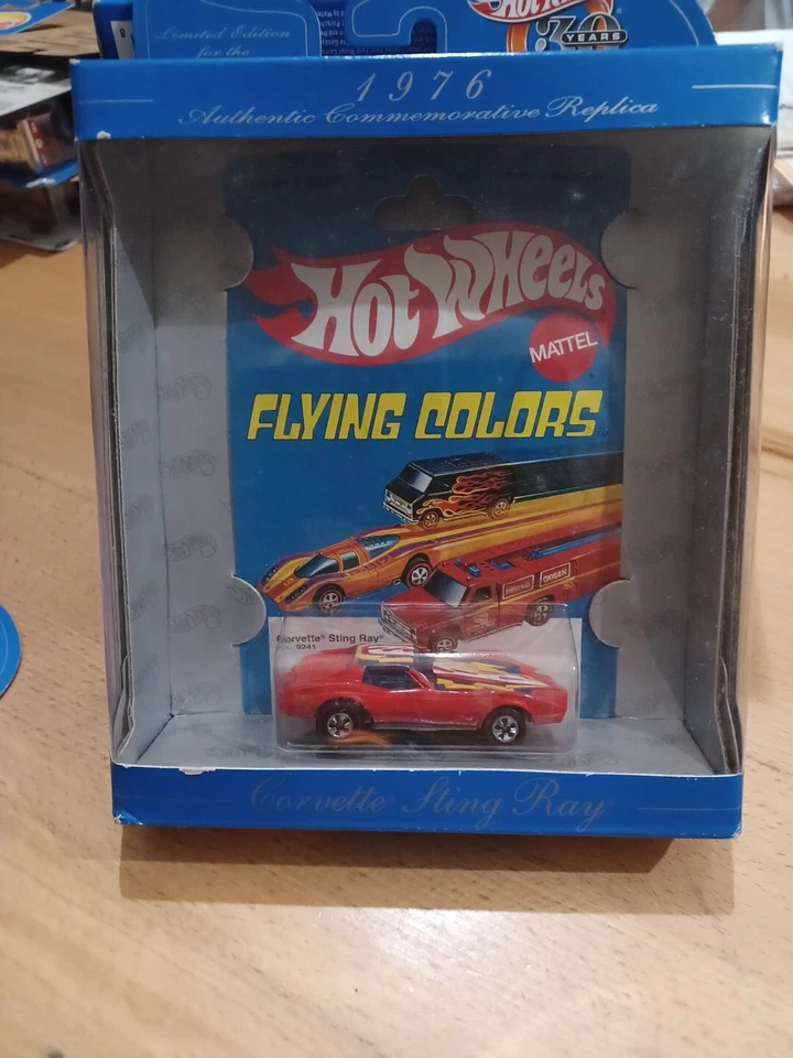 1997 Hot Wheels 30th Anniversary 1976 Flying Colors Corvette Sting Ray