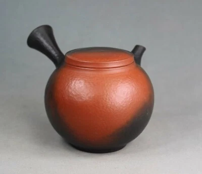 Tokoname Hand-made Yohen Tataki Teapot by Yoshiki, #yoshiki65 : D93*H80m, 310ml - Image 1 of 4