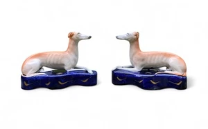 Pair Staffordshire pottery Greyhounds quill holders, c. 1850. - Picture 1 of 16