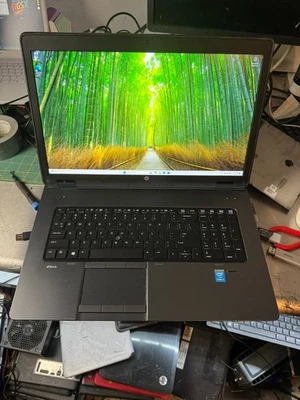 Estación de trabajo HP ZBook 17 G2 i7-4710MQ 8 GB 256 GB SSD 1 TB HDD Win11 Pro Foto 1 de 4