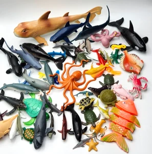 Large 2 Pounds Dynamic Assorted Brand Plastic Toy Sea Life Lot - Picture 1 of 4