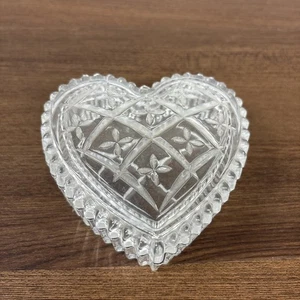 Vintage Glass Heart Shaped Covered Trinket Box - Picture 1 of 8