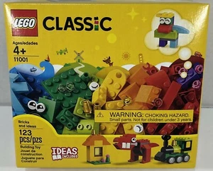 LEGO Classic Bricks and Lights 11009 441pcs 5+ {RETIRED} - Picture 1 of 2
