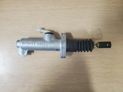 Cilindro maestro embrague Lamborghini Diablo OEM P/N 0042004758 Foto 1 de 4