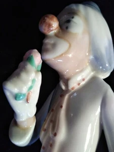 Casades Standing Clown Singer w Guitar - Rose Mic - Porcelain 10" Figurine Spain - Picture 1 of 12