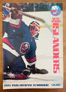 1977-78 NEW YORK ISLANDERS YEARBOOK NHL NM/MT Team Centerfold - Picture 1 of 3