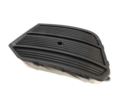 AUDI Q3 (8U) 2016-2018 PARACHOQUES INFERIOR DELANTERO IZQUIERDO MOLDURA REJILLA Foto 1 de 4