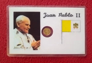 TARJETA PLASTIFICADA CON PEQUEÑA MONEDA CARD WITH COIN JUAN PABLO II PAPA POPE.. - Imagen 1 de 4