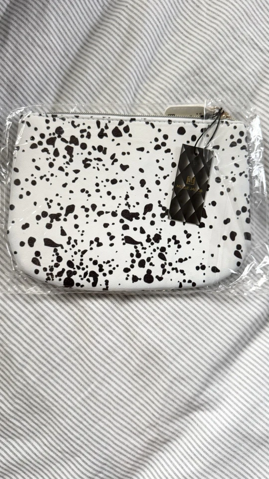 Bolsa monocromática abstracta Mollie Jacob Foto 1 de 1