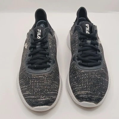 Fila Mujer Talla 7.5 Color Negro.Con Copos Plateados. Foto 1 de 4