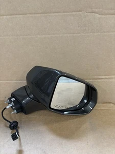 2017-2019 Cadillac XT5 RH Passenger Side Mirror W/ Turn OEM 84721993 - Picture 1 of 3