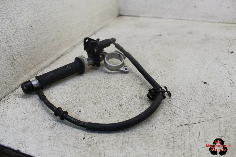 SUZUKI GSXR600 GSXR600X GSXR750 GSXR750X RIGHT CLIP ON HANDLEBAR 56111-29G00 A13 - Image 1 of 4